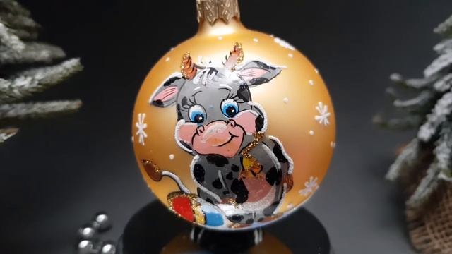 Стеклянная игрушка символ года бык