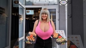 Beautiful Plus Size Curvy Model Mila Kuznetsova // Life style & Biography