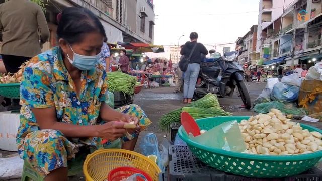 Aunt E Mom Thanks Donor/អ្នកមីងអីមុំថ្លែងអំណរគុណទៅម្ចាស់ជំនួយ смотреть онлайн