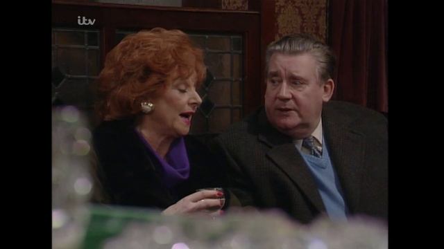 Coronation Street - Rita Doesn't Like Derek's Chances in Court смотреть онлайн