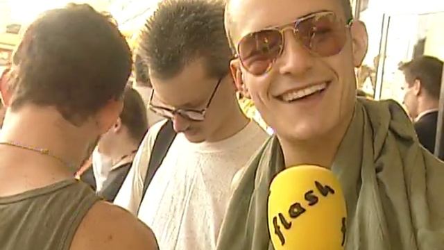 Orlando Bloom - Dominic Monaghan signing autographs in Cannes - Lord of the Ring 2001 Herby Moreau смотреть онлайн