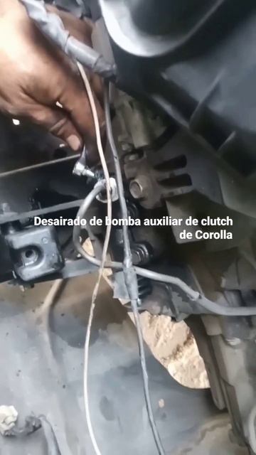 desagrado de bomba auxiliar de clutch de un Toyota Corolla