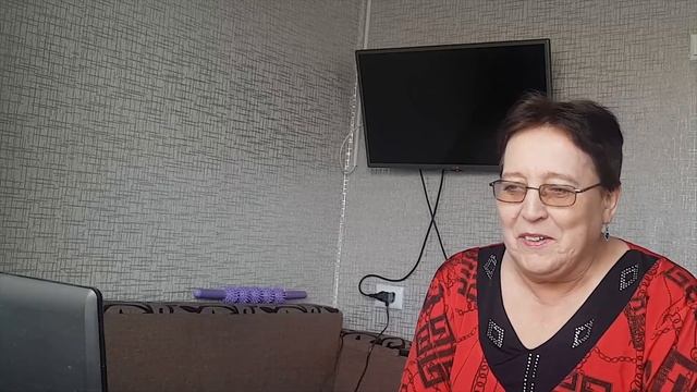 Бабушка читает комментарии ХЭЙТЕРОВ смотреть онлайн