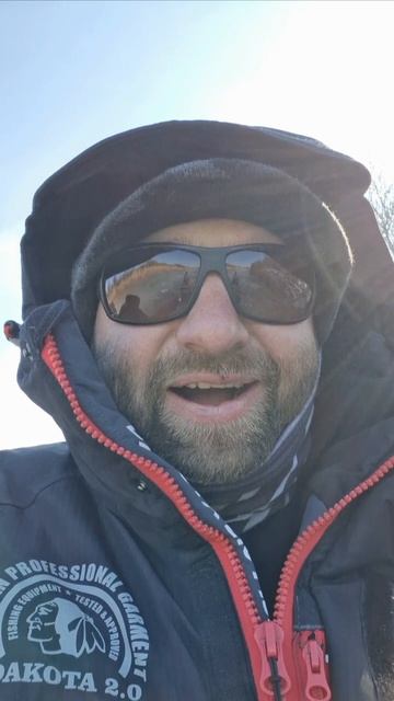 Ребёнок показал взрослым как надо ловить рыбу!!!! смотреть онлайн