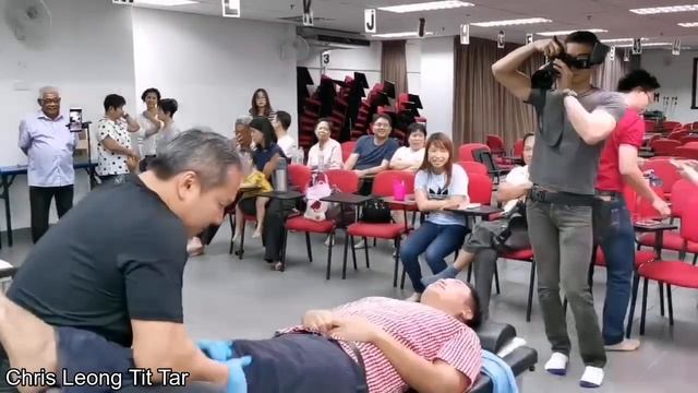 CLM tit tar for knees injury by master Chris at private events.👍🏼😉👍🏼🙏💪😳💯😘👌🏻 смотреть онлайн