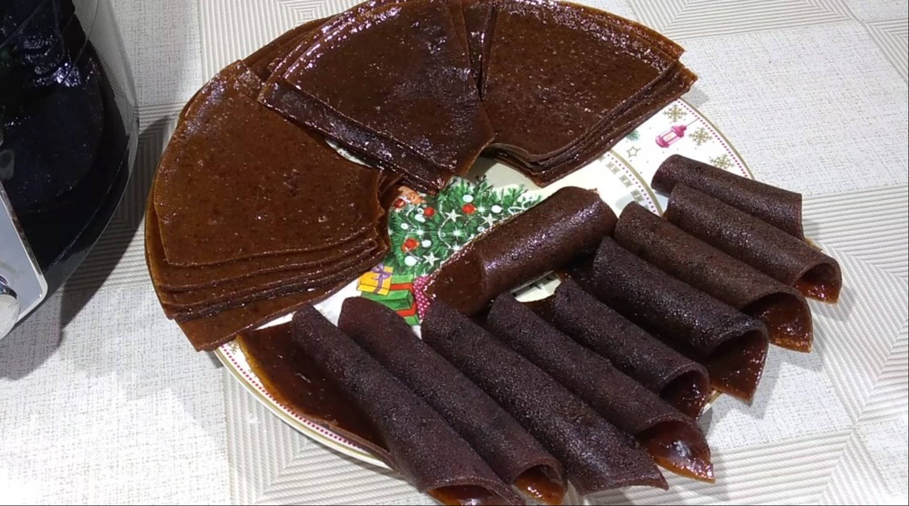 Пастила сливовая в дегидраторе.