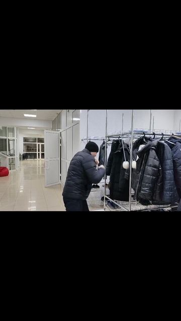 на работе тоже держим себя в форме) смотреть онлайн