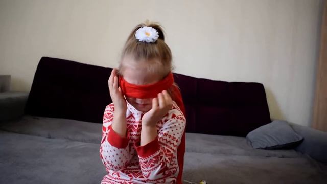 ЧЕЛЛЕНДЖ ПРОБУЕМ ВКУСНЯШКИ, ВЗРЫВАЕМ ХЛОПУШКУ, СМОТРЕТЬ ДО КОНЦА!!