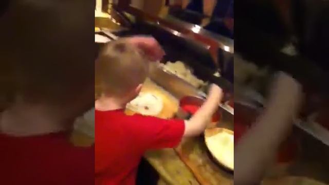 GD goes to Fratelli's NYC смотреть онлайн