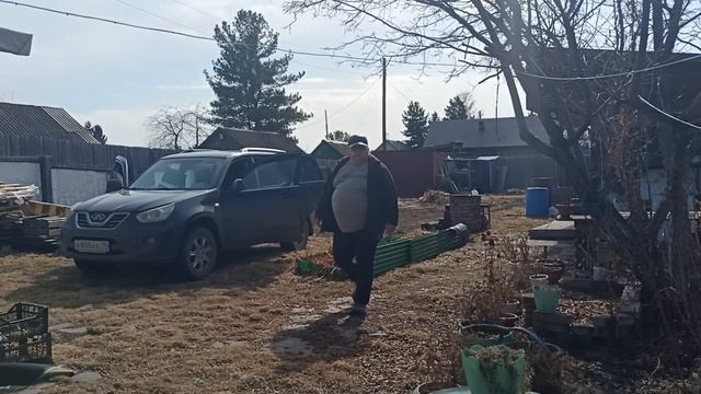 начало дачного сезона, едем обрезать деревья,30.03.24г смотреть онлайн