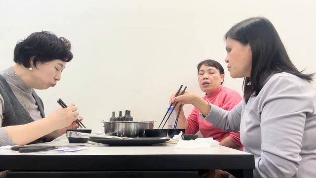 DINNER DATE WITH DAYA AND OUR SPONSOR IN ATOMY #shabushabu #seoul #atomy #southkorea #dinner смотреть онлайн