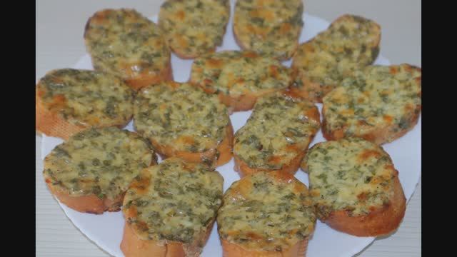 Вкуснейшие горячие бутерброды в духовке с сыром! Быстро и легко! От них в восторге все! смотреть онлайн