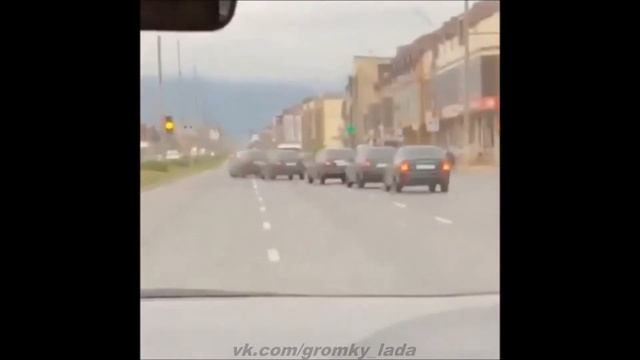 Але киски по городу иуууу смотреть онлайн