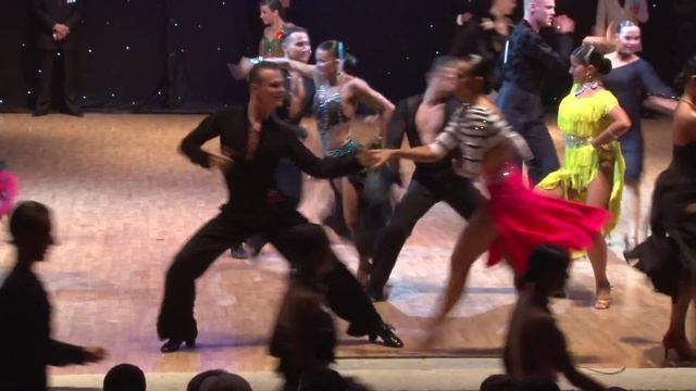 Kuzin Evgeny - Popova Elina, 1/8 Cha-Cha-Cha смотреть онлайн