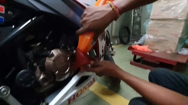 SPX 1 Engine Oil ||AHM|| LIQUI MOLY Fuel System Cleaner || HONDA CBR 150R BD || 2021 @MithuMamun смотреть онлайн