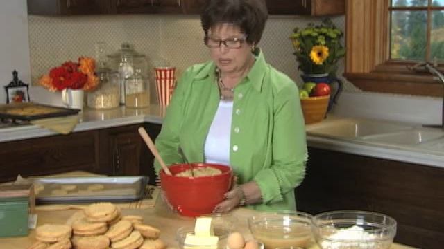 Macomber Recipes - Peanut Butter Sandwich Cookies смотреть онлайн