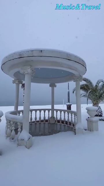 Первый снег в Сухуме смотреть онлайн