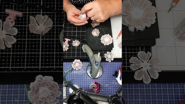verschillende bloemen maken met vellum смотреть онлайн