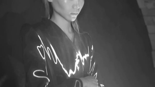 Iris van Herpen Embossed Sounds смотреть онлайн