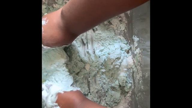 Yellow sponge 🧽 has a comet palm olive and Roma detergent bath #palmolive #comet#asmr #spongeasmr смотреть онлайн