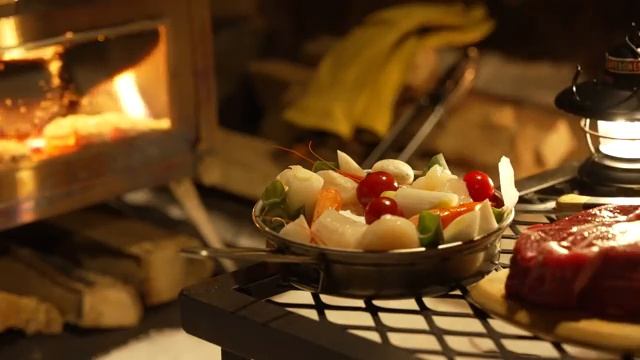 Кемпинг с палаткой в глубоком снегу смотреть онлайн