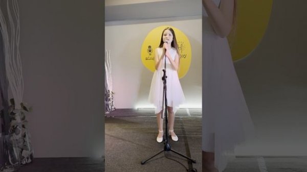 Veronika Makeeva 12 лет песня Santa tell me