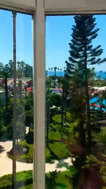 Панорамный лифт в отеле IC hotels Santai смотреть онлайн