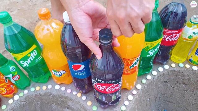 Experiment: How to make Rainbow Giant Heart from Orbeez, Big Coca Cola, Fanta, Pepsi and Mentos смотреть онлайн