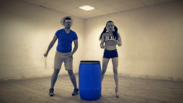 SandeFF & Stella - МАЛКО БОБ [TITA-PHOTOSHOP] ПАРОДИЯ 2018 смотреть онлайн