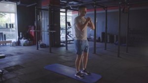 Выпады шагом назад попеременныеAlternative Reverse lunge