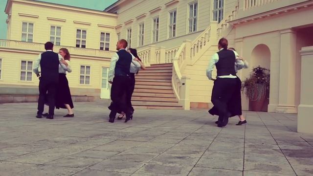 “Lovebirds” Çalıkuşu