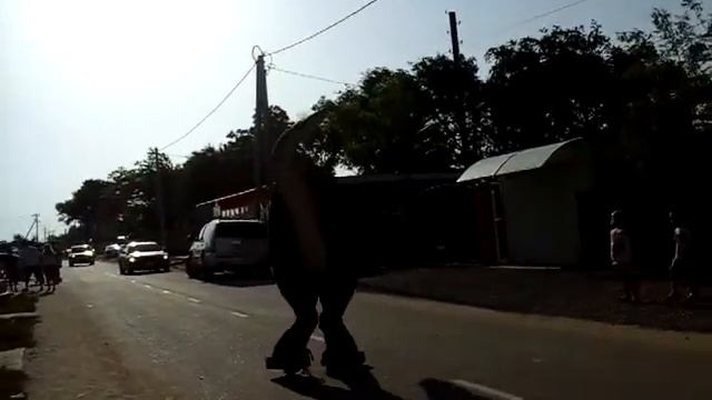 Динозавр на пляже😢 смотреть онлайн