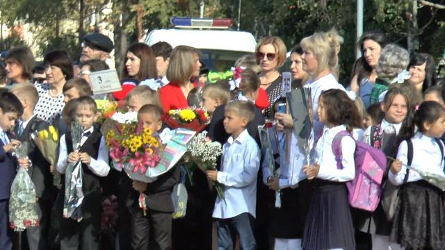 Линейка 2 сентября 2019 года. Каменка. Снимает Андрей Геннадиевич Марсанов. 00139 смотреть онлайн