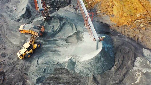 Incredible Heavy Duty Machine Picks Up and Dumps Tons of Sand смотреть онлайн