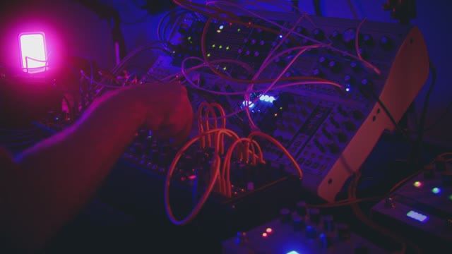 Tefty & Meems Moog Spectravox ambient jam with modular, Matriarch and vocals смотреть онлайн