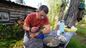 Живу в избе. Новая приманка на хариуса. Рыбалка на таёжной речке. Сварил уху на костре.