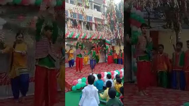 chogada tara dance Holy Model school students смотреть онлайн