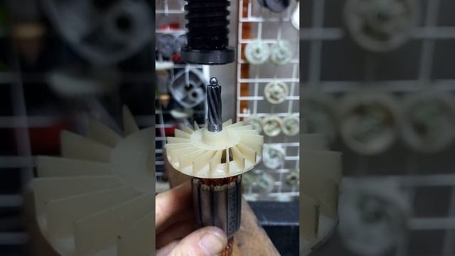 Як запресовувати підшипники. Ремонт перфоратора. смотреть онлайн