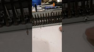 Выпрямить лепестки селекторного устройства