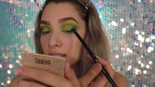 Wavy Blue + Lime Green Eyeshadow// LUNAXXO смотреть онлайн