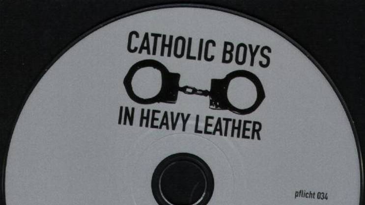 02 Catholic Boys In Heavy Leather - Nous Pissons смотреть онлайн