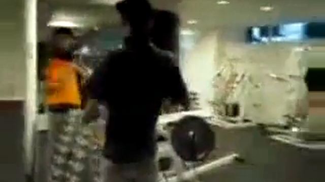 Не рассчитал свои силы в качалке!!1 смотреть онлайн