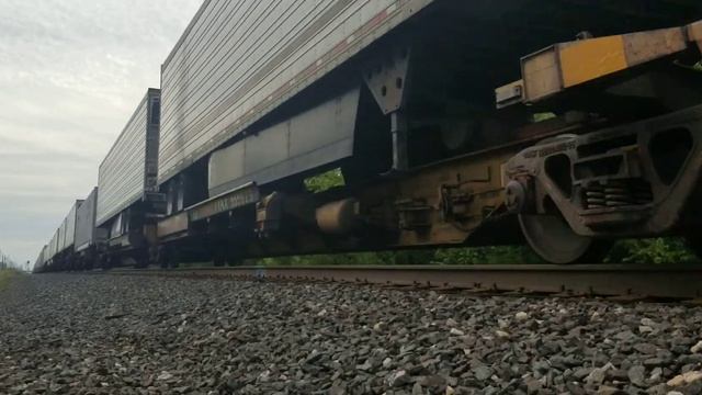 NS 21J Slowly Move By The Camera