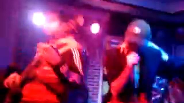 АмфЕтеатр - Деньги вперёд live Sumy/ Underground 12.11.2011 смотреть онлайн