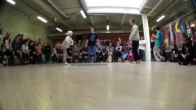 NOGI v RUKI 7xHipHopBegx 1/8 Мамонова Маша vs Иванов Вова vs Скрипова смотреть онлайн