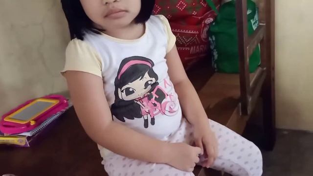 Kulot and Unat playing(Hirap mag English)// SOFIA MARIE VLOG смотреть онлайн