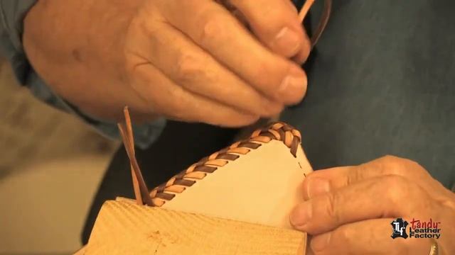 Шнуровка и шитье   Шнуровка в два цвета