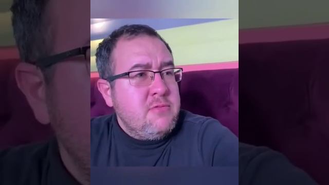 Девушка не пишит мне