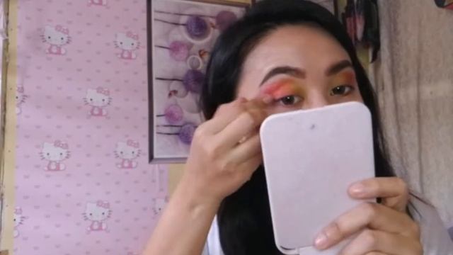 VLOG #5| CARELINE SHADOW PALETTES REVIEW || Myrrha May