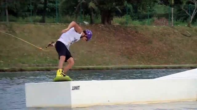 Antoine Allaux Shreds Phuket Wake park смотреть онлайн